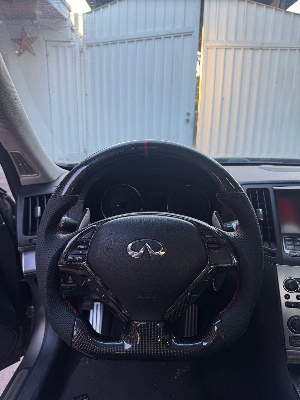 Infiniti G35/G37/Q40 Carbon Fiber Steering Wheel (2007-2015)